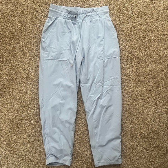 Lululemon Dance Studio Crop Size 6 - Picture 2 of 6